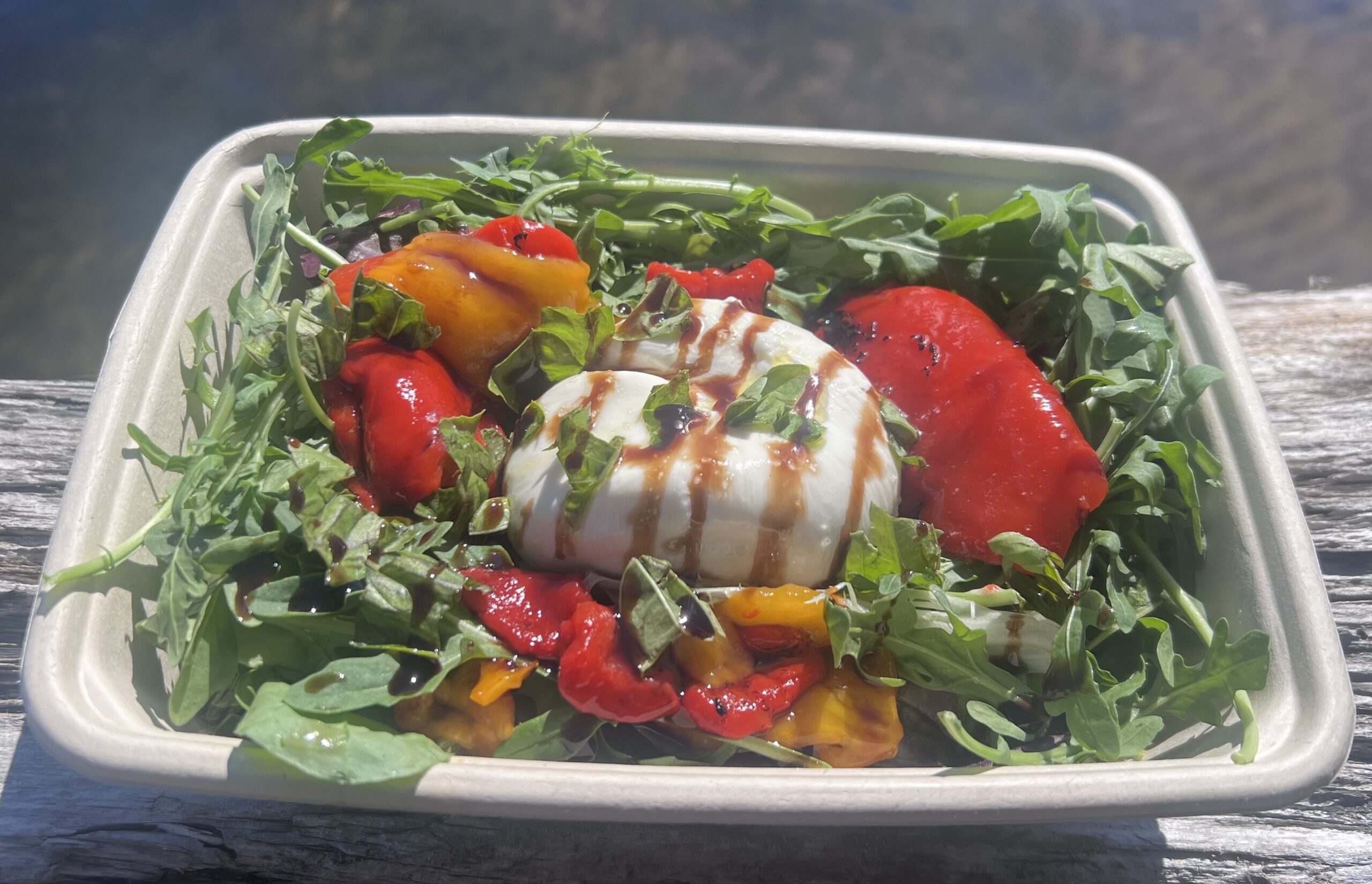 Burrata & Roasted red pepper salad